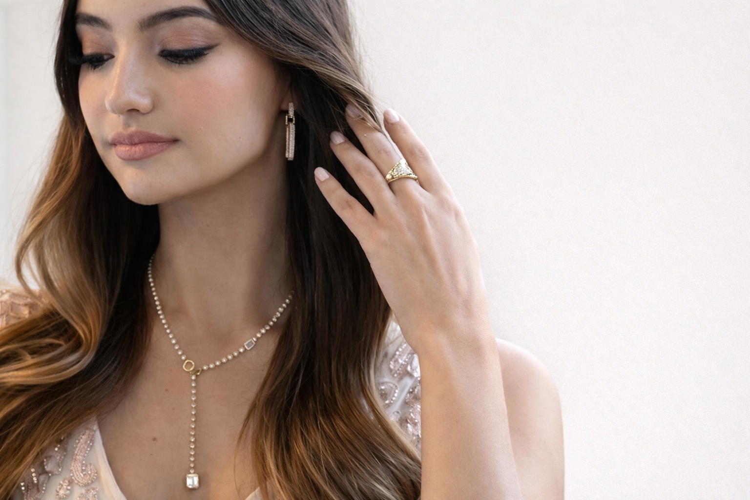 What Jewelry to Wear on Date Night