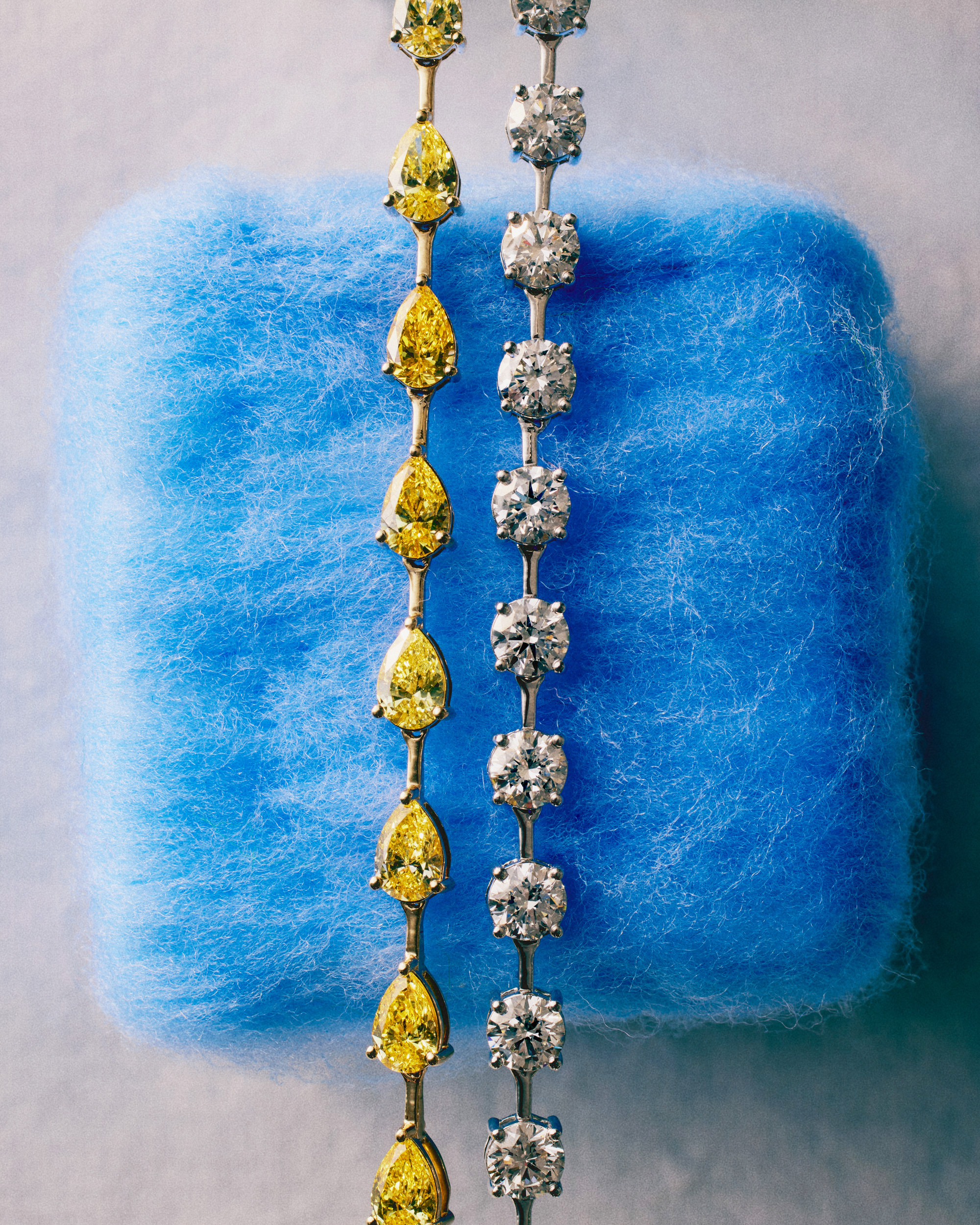 White Gold Jewelry vs Yellow Gold Jewelry