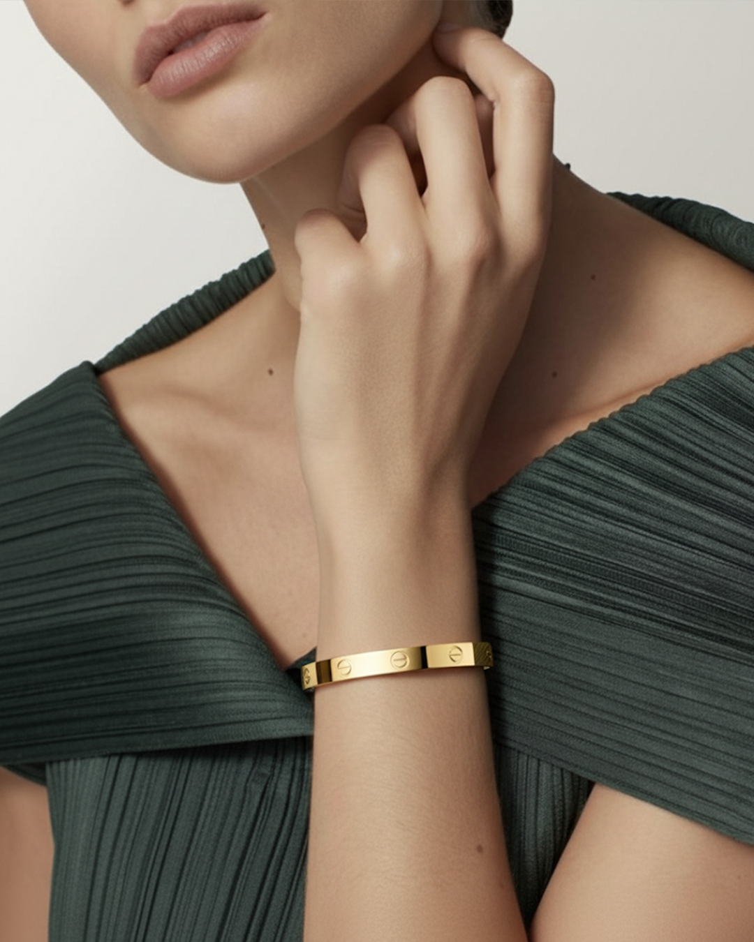 5 Days, 5 Fashion Styles to Wear Cartier Gold Bracelets
